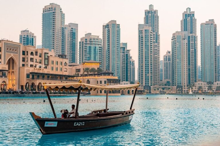 Dubai - The City of Superlatives | The Buzz Banter | travelling | travel | safe travelling | places | Best places to visit | thebuzzbanter | buzz banter | Travels