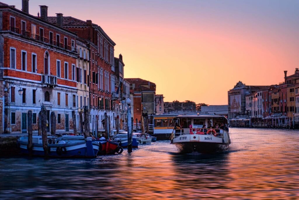 Venice - The City of Canals | The Buzz Banter | travelling | travel | safe travelling | places | Best places to visit | thebuzzbanter | buzz banter | Travels